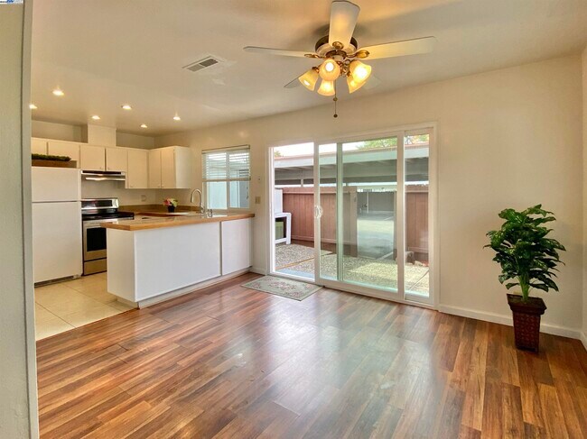 Foto del edificio - 3191 Washoe Way