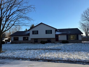 Building Photo - 13831 S Mallard Dr