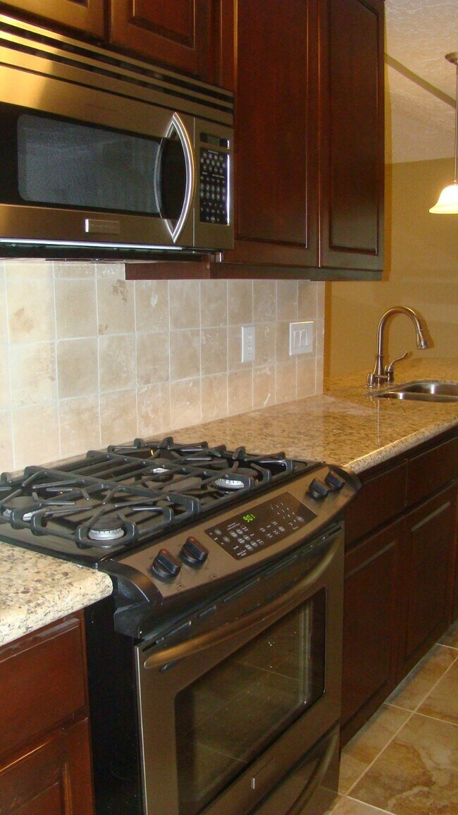 Foto del edificio - 2715 Sunbird Dr