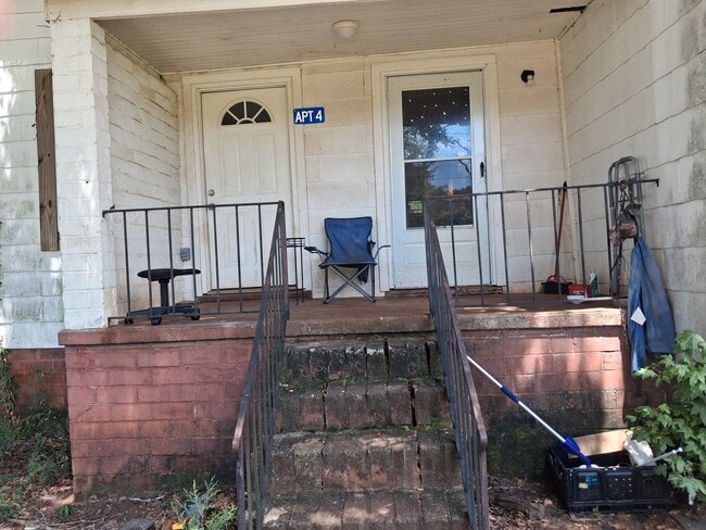 Building Photo - 704 N Old Alabama Rd