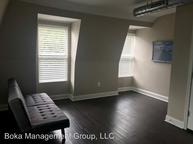 Foto del edificio - 706-706 Gladstone Ave