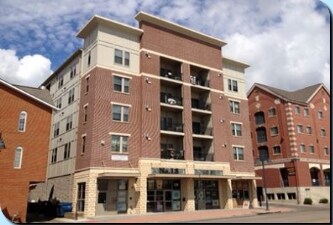 Foto principal - 225 S Gilbert St