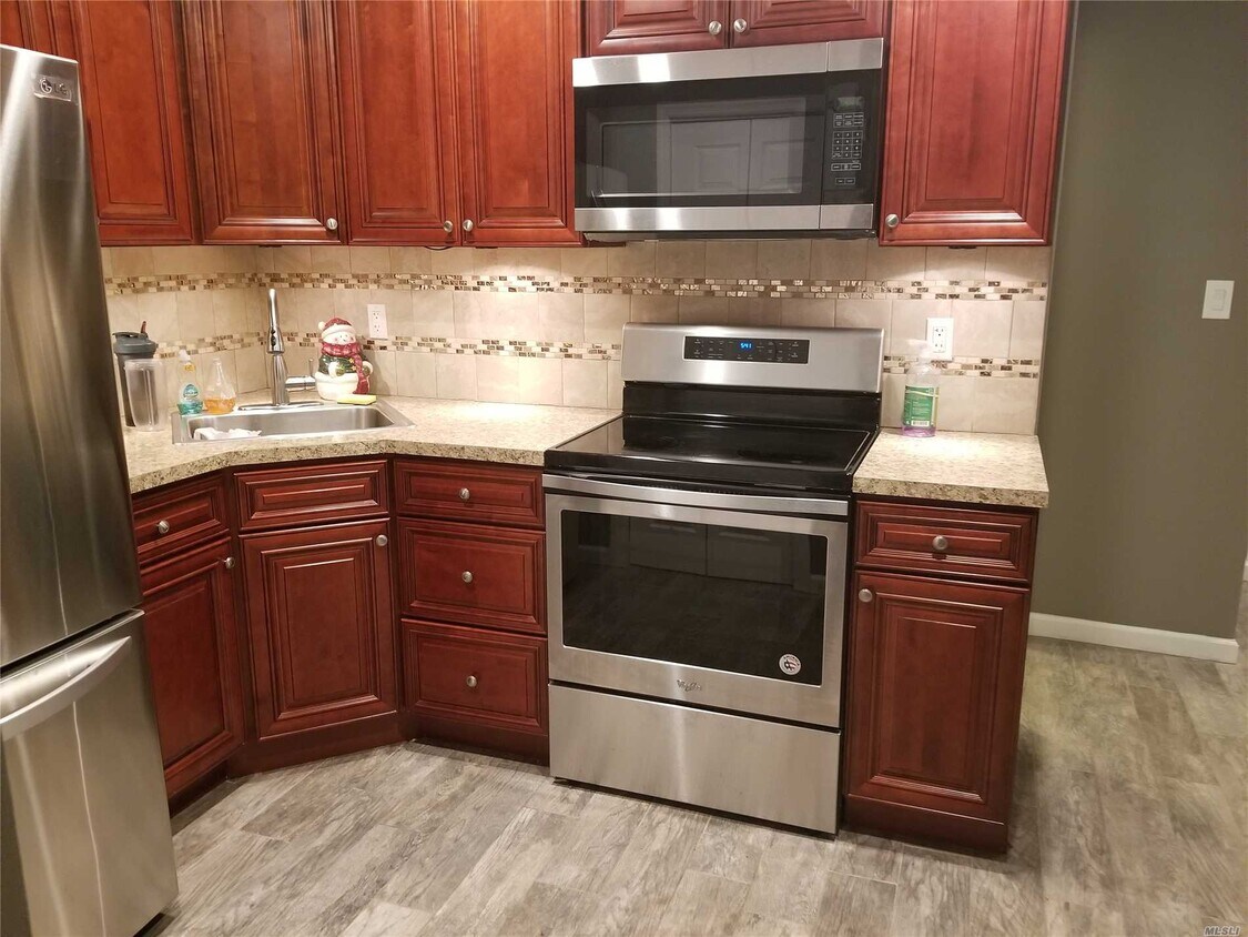 Foto principal - 2391 Kayron Ln