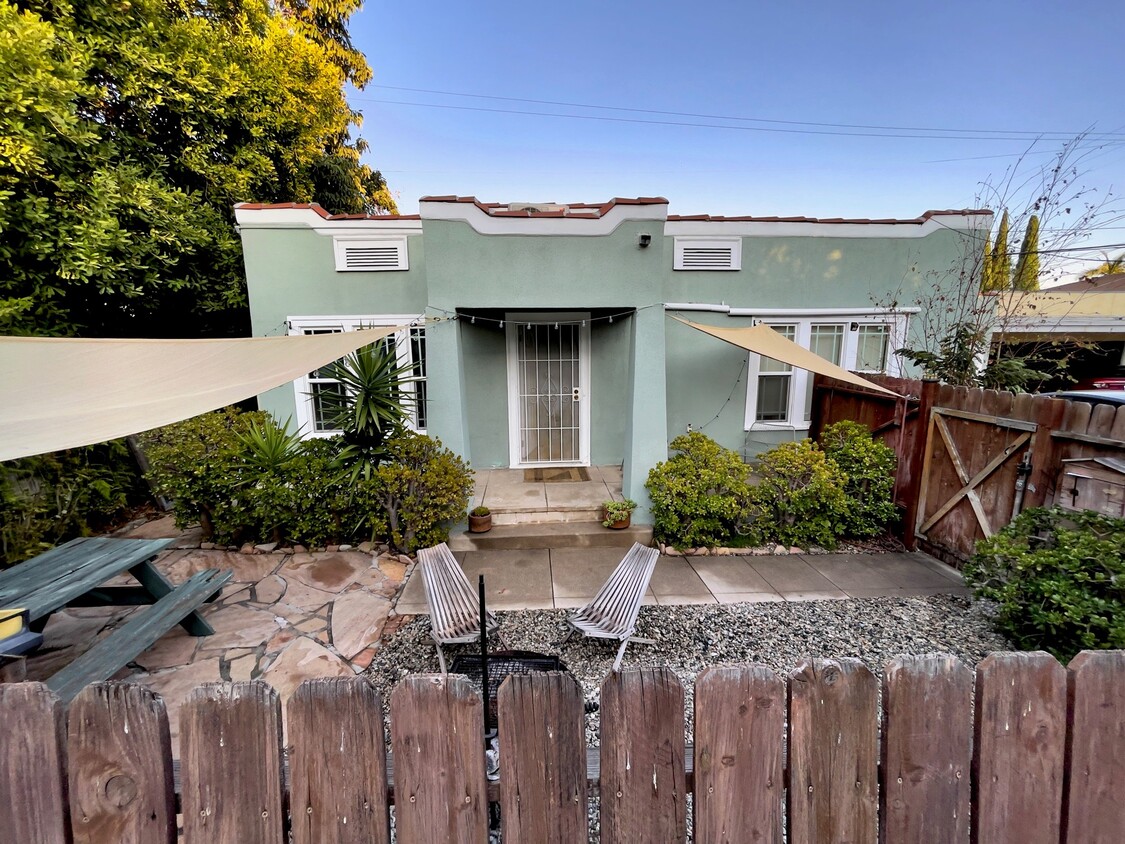 Primary Photo - 1428 Gordon St