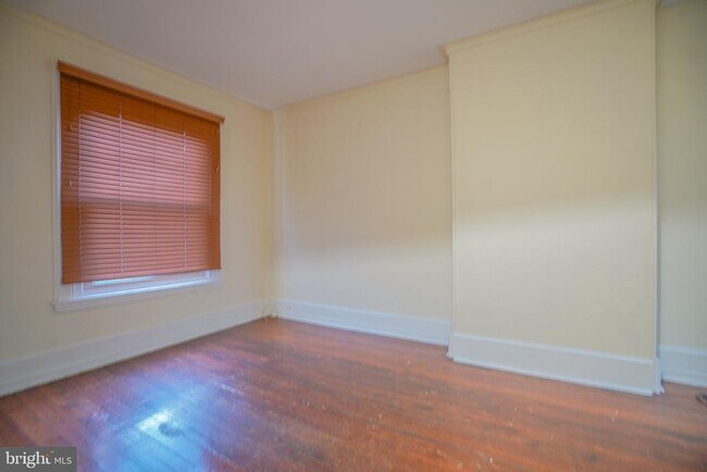 Building Photo - 3003 Poplar St