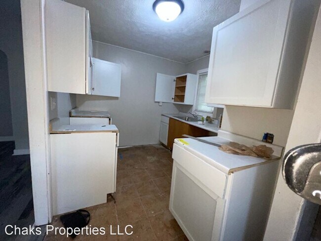 Building Photo - 2 br, 1 bath House - 1308 W 14th St