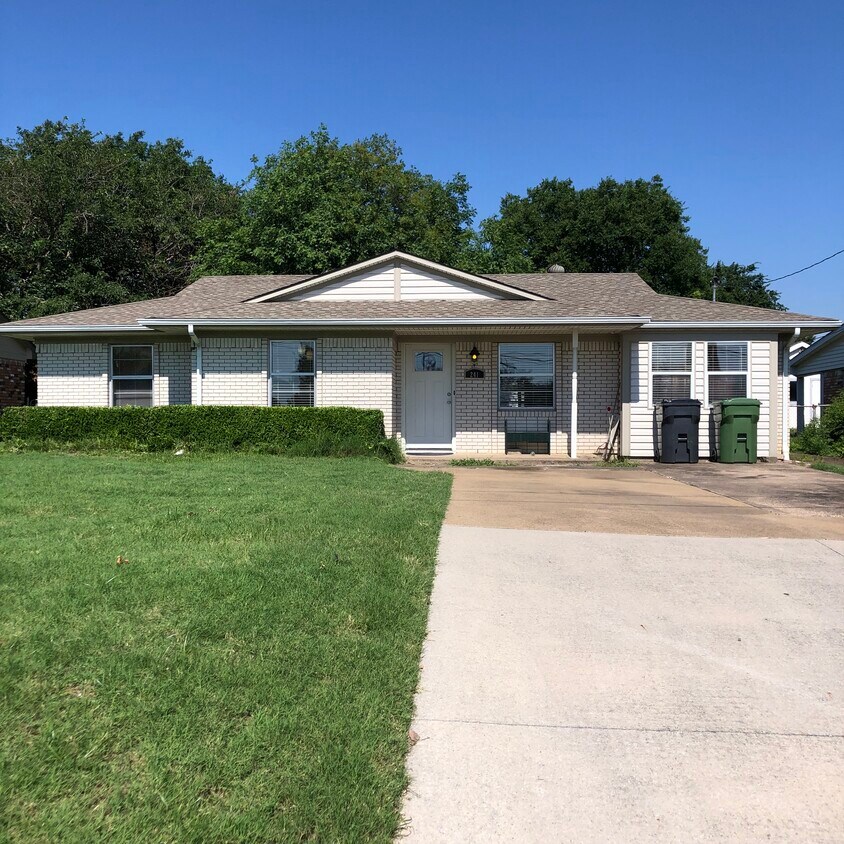Foto principal - 241 N Murphy Rd