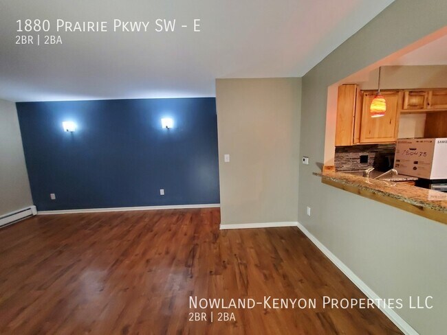 Building Photo - 1880 Prairie Pkwy SW - E- 2 beds, 1 full bath