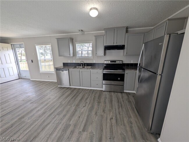 Foto del edificio - 135 Kenny Brook Ln