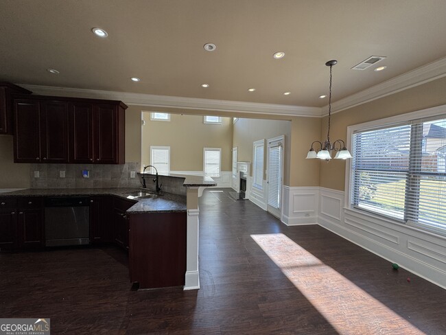 Building Photo - 352 Plymstock Dr