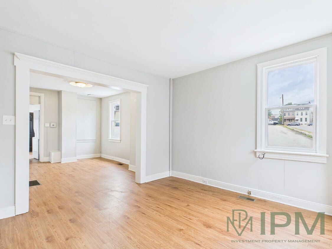 Primary Photo - Available Now! Beautiful 4 Bedroom, 1 Bath...