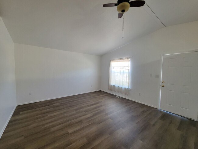Foto del edificio - 4902 Pioneer Rd