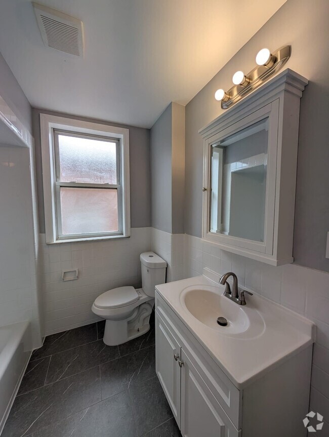 Building Photo - 506 N 13th St