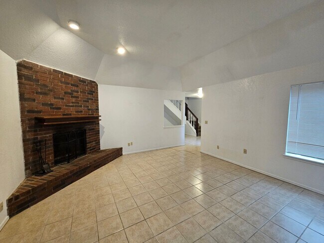 Foto del edificio - PRELEASING for July 2026! (3) Bed+Converte...