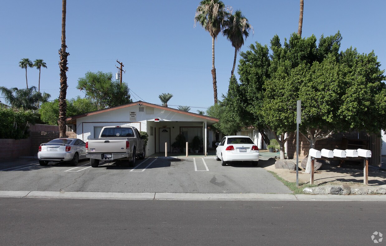 Building Photo - 350 E Chuckwalla Rd