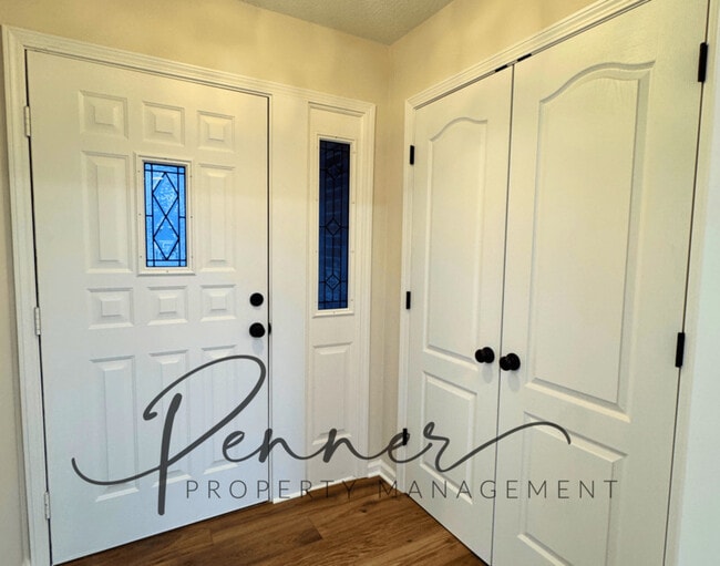 Building Photo - 811 NE Mulberry St