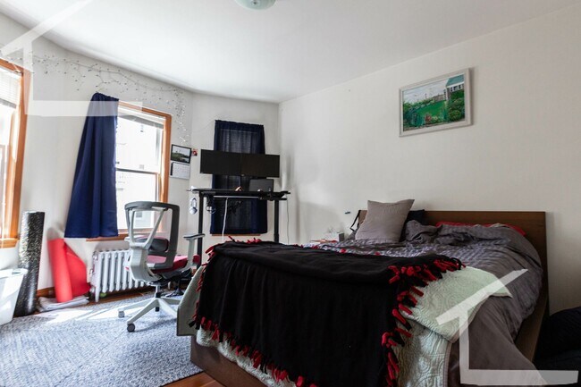 Foto del edificio - 6 Montcalm Ave