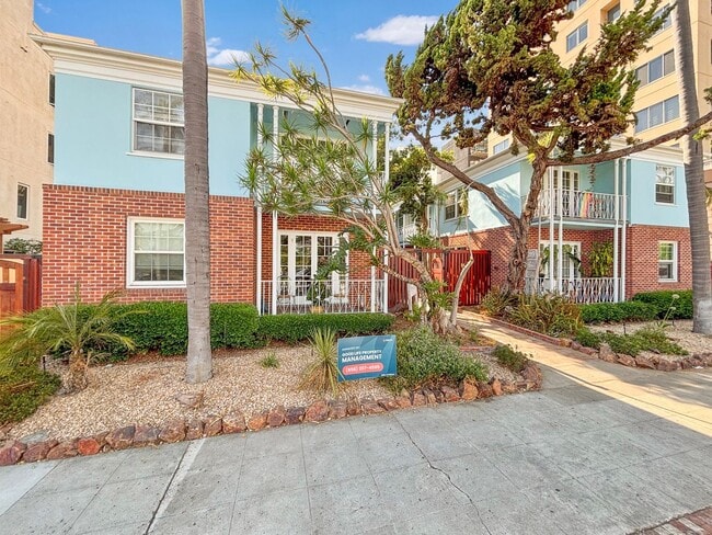 Foto del edificio - Charming 1BD/1BA Condo in Hillcrest W/ Sha...