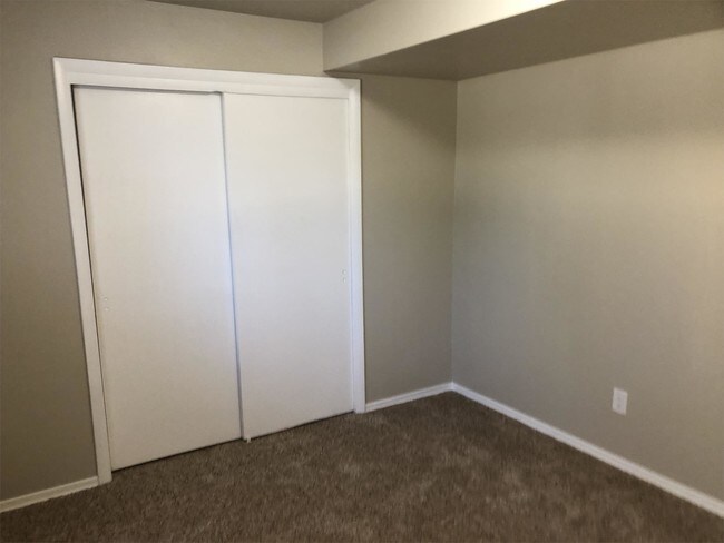 Building Photo - 4414 N Chestnut St