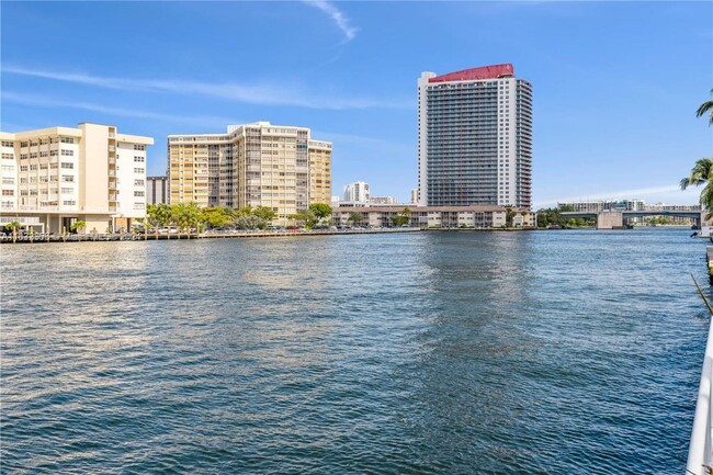 Foto del edificio - 1913 S Ocean Dr