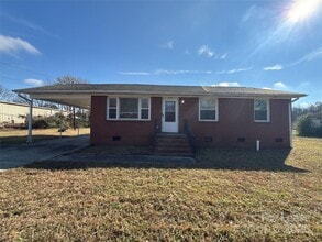 Building Photo - 6005 Waxhaw Hwy