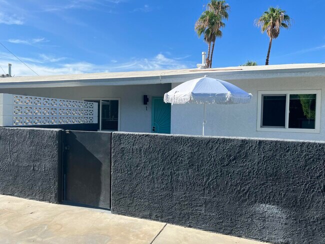 Building Photo - 4490 E Camino Parocela