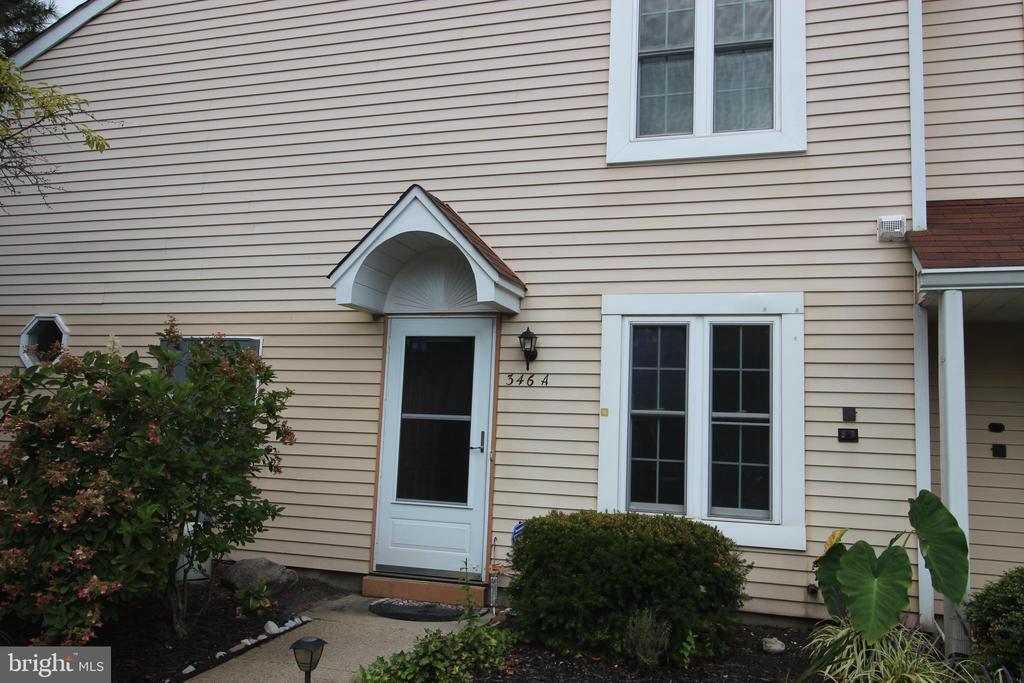 Primary Photo - 346A Delancey Pl