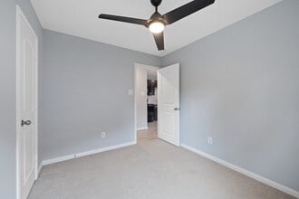 Building Photo - 17038 Marie Vlg Dr