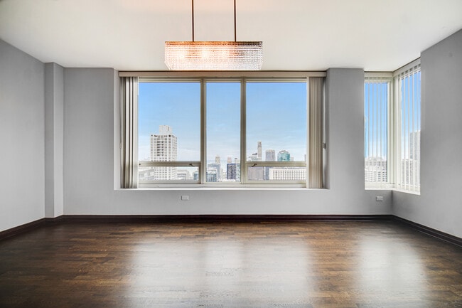 Foto del edificio - 33 W Ontario St