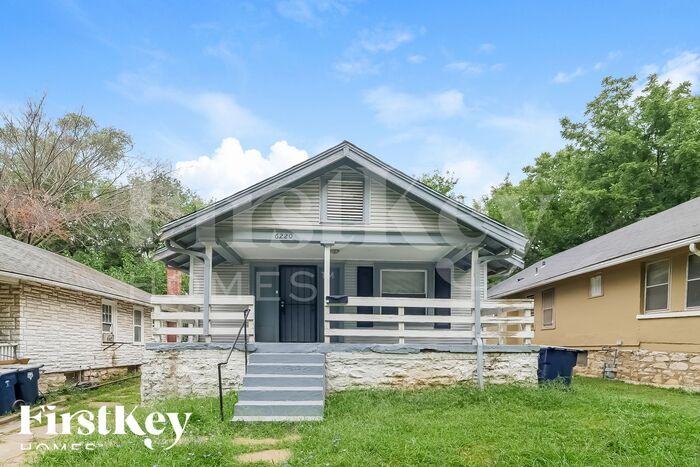 Primary Photo - 6220 Tracy Ave
