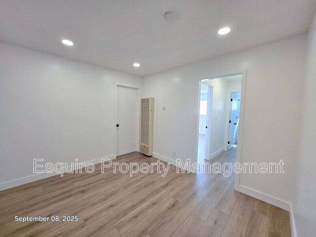 Building Photo - 241 Chester Way