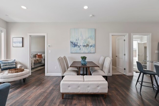 Building Photo - 734 South St