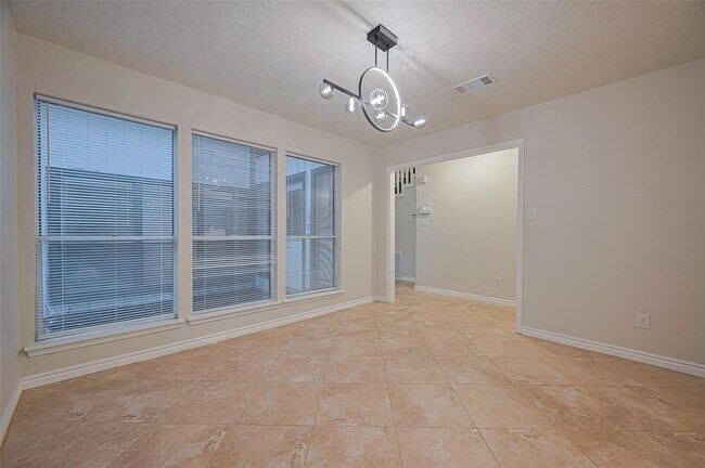 Foto del edificio - 520 S Rivershire Dr