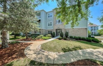 Building Photo - 1315 W Lake St Building Photo - 1315 W Lake St