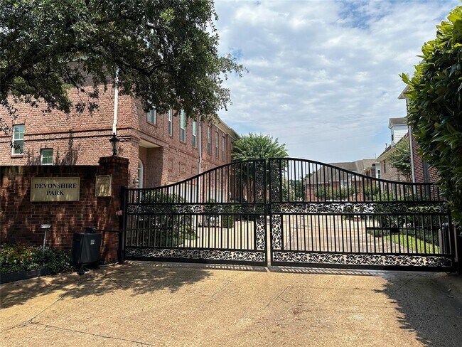 Foto del edificio - 6857 Staffordshire Blvd