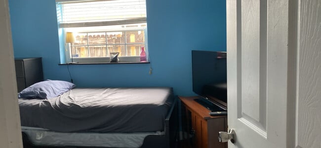 Building Photo - 9470 NW 24th St