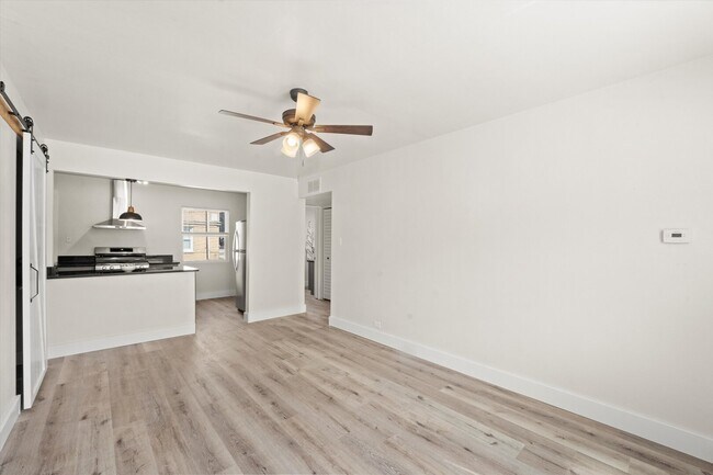 Foto del edificio - 7411 N Wolcott Ave