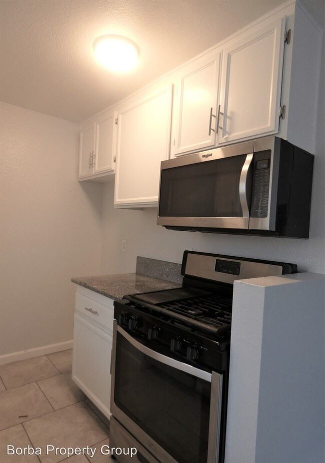 Building Photo - 563 Cherry Ave