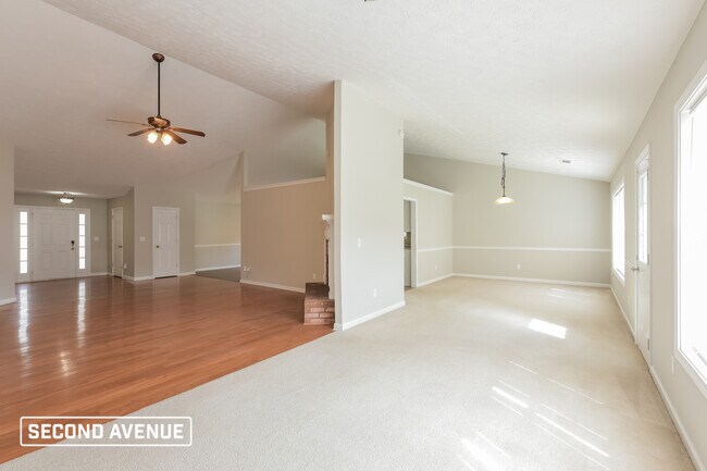 Building Photo - 2725 Lenora Springs Dr