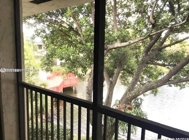 Foto del edificio - 8082 NW 15th Manor