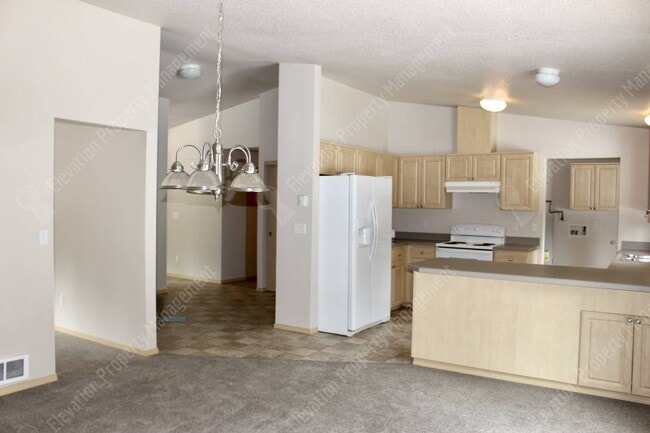 Foto del edificio - 14704 Bluegrass Loop