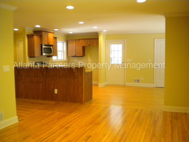Building Photo - 4767 Lavista Rd