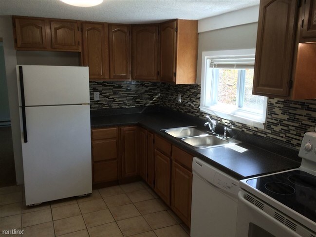 Building Photo - 212 Mowry Rd