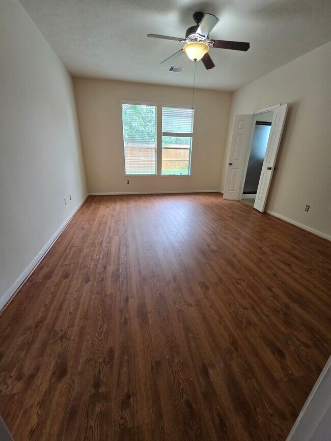 Foto del edificio - 20126 Breezy Oak Ct