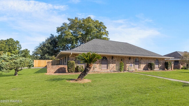 Building Photo - 512 Monarch Dr