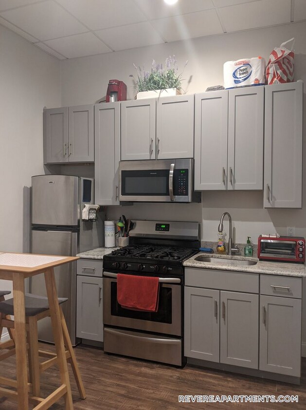 Foto principal - 1064 N Shore Rd