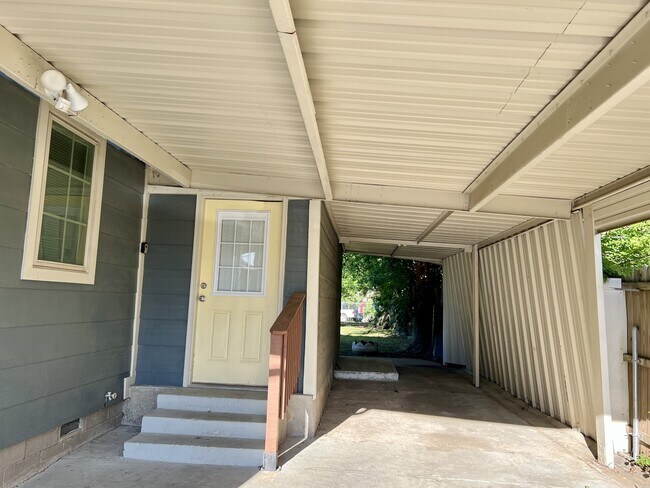 Foto del edificio - 107 N Gillette Ave