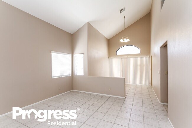 Building Photo - 131 Monteen Dr