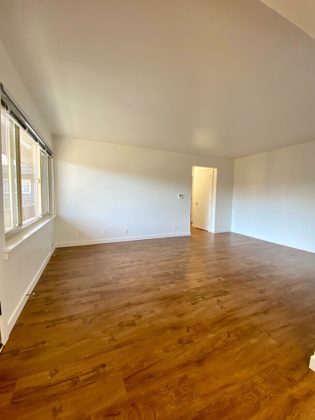 Foto del edificio - 848 NE 67th St
