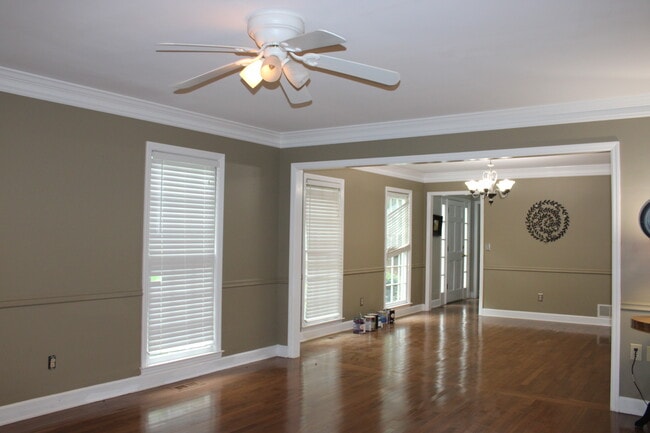 Building Photo - 2164 Westbury Ct SW